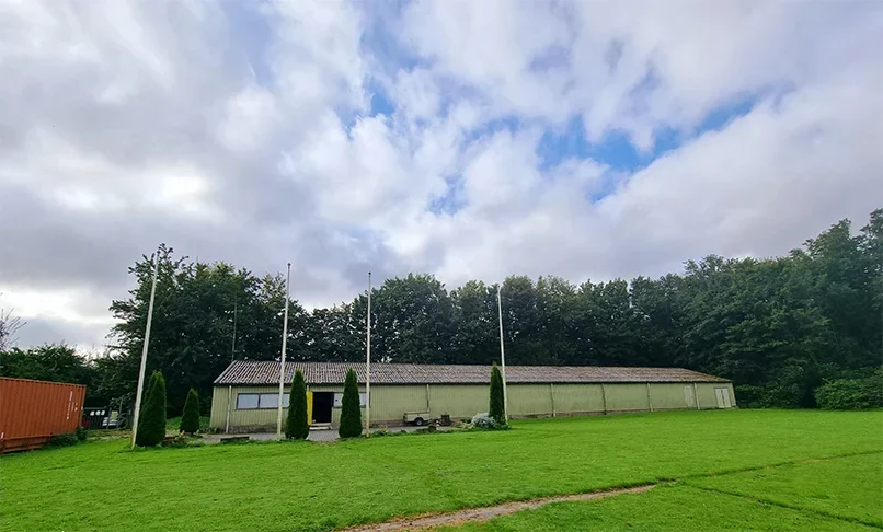 foto van clubgebouw buiten HBS Artemis Lelystad